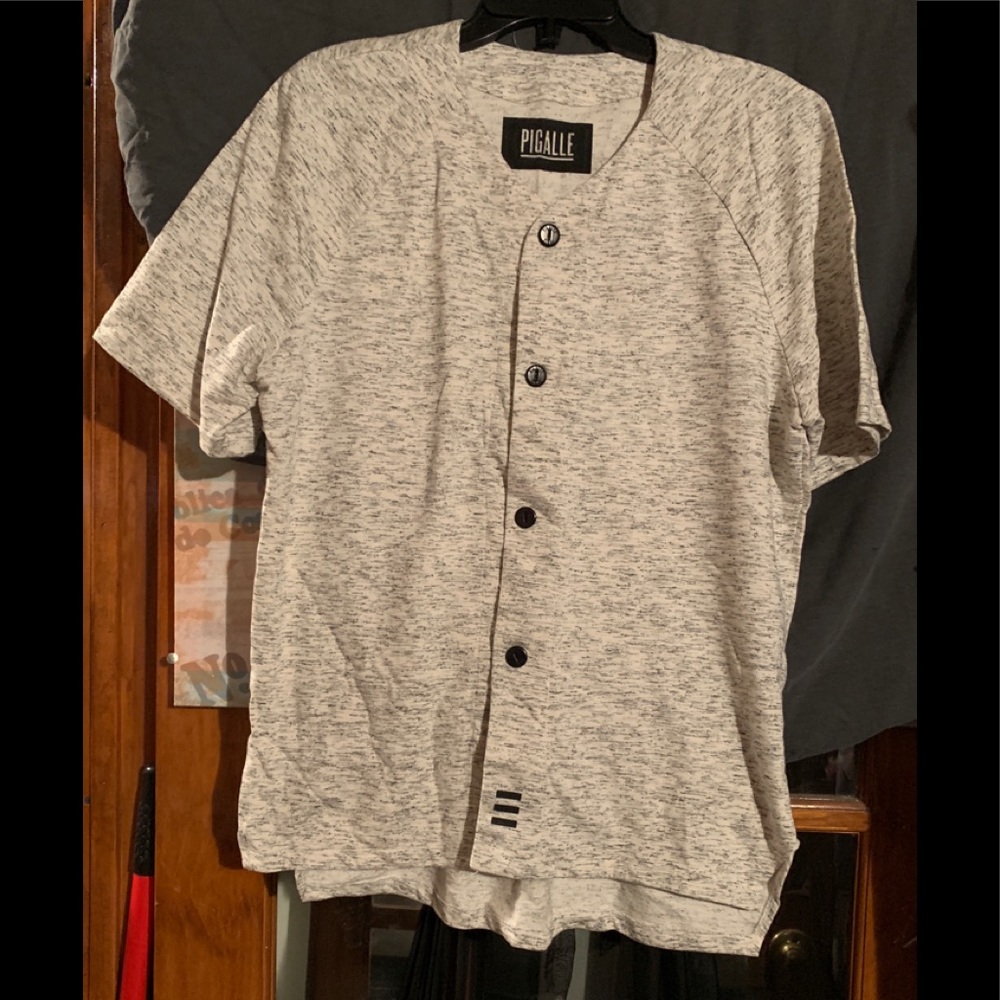 Brand new Pigalle jersey in grey color sz small
